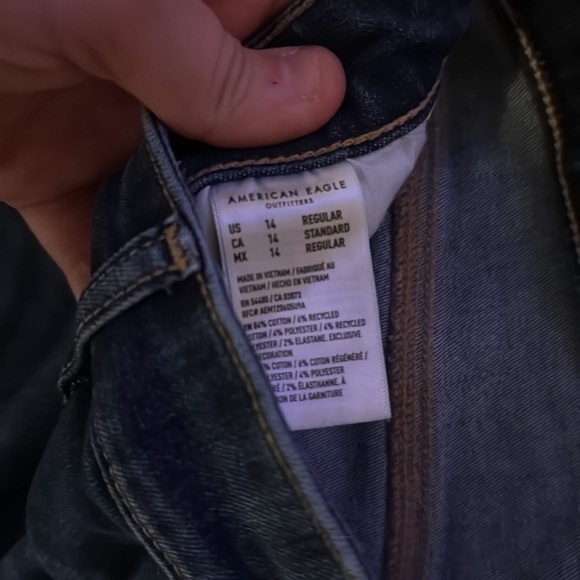 American Eagle dark wash jeans - Picture 3 of 3